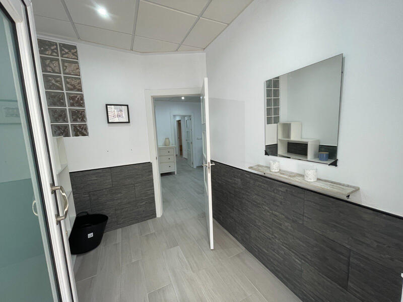 5 bedroom Townhouse for sale