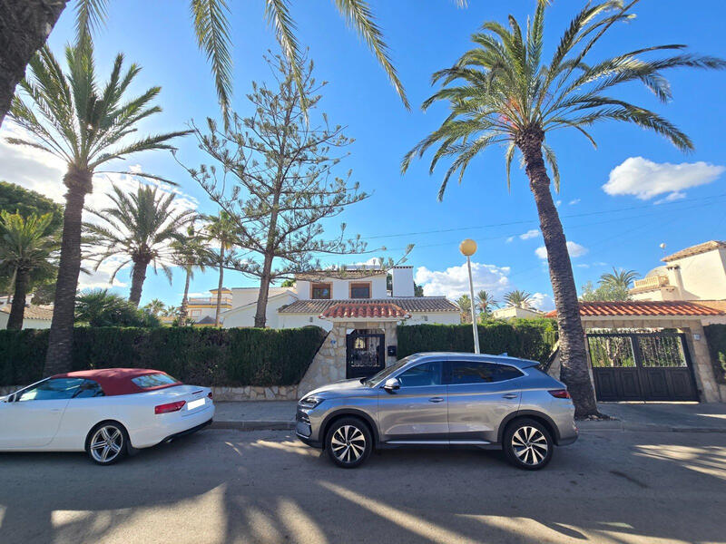 5 bedroom Villa for sale