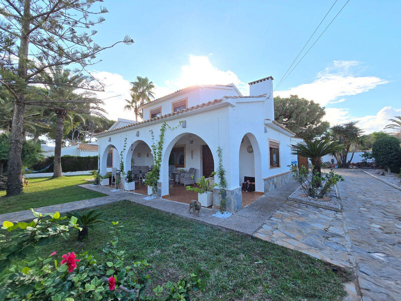 5 bedroom Villa for sale