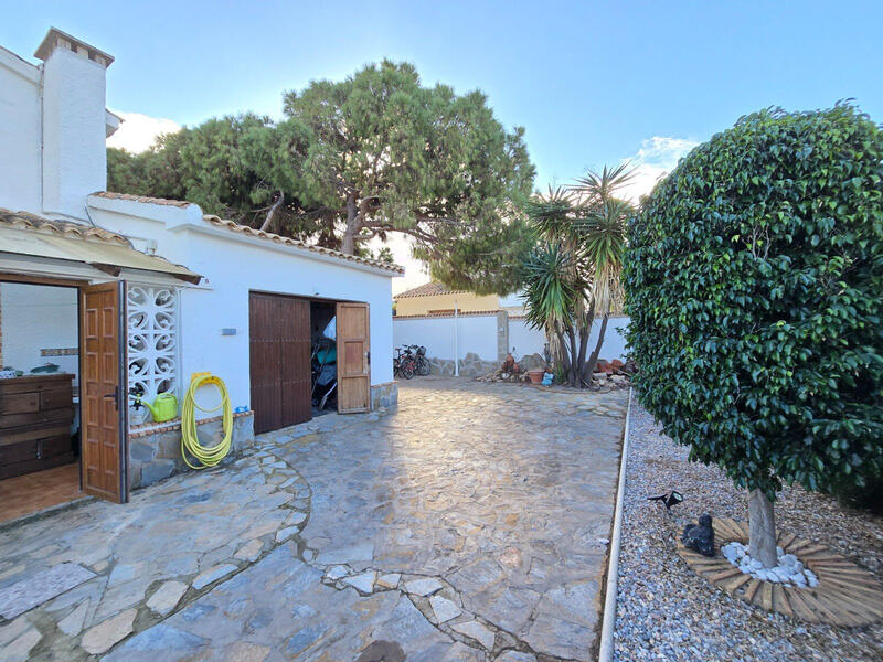 5 bedroom Villa for sale