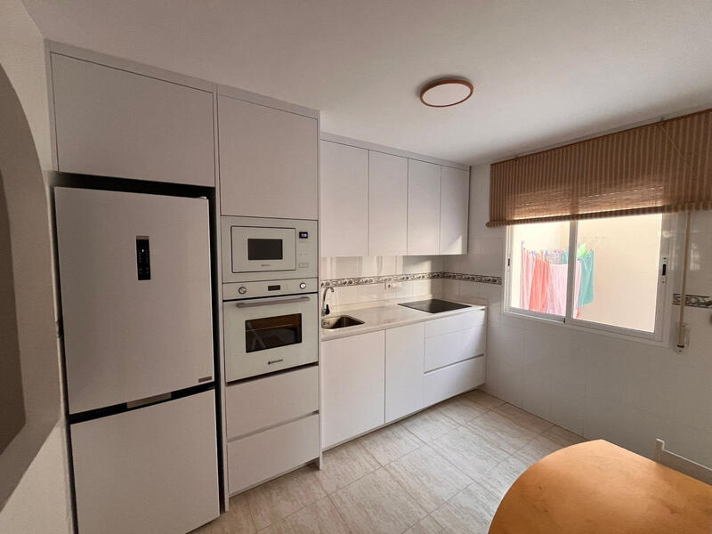 3 bedroom Townhouse for sale