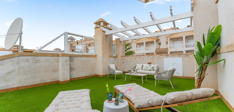 2 bedroom Townhouse for sale