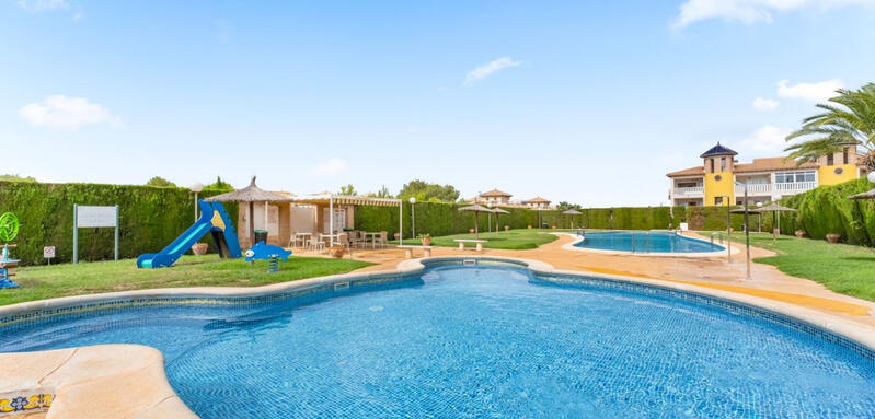 2 bedroom Townhouse for sale