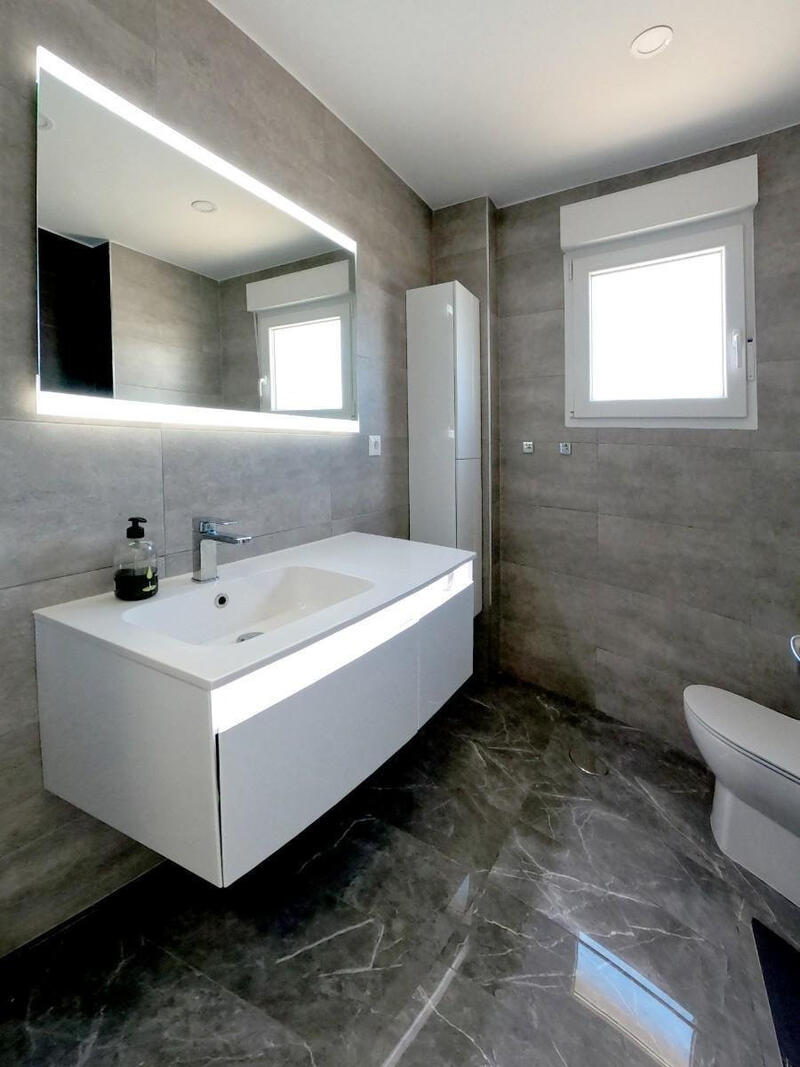 2 bedroom Apartment for sale 2 bedroom Apartment for sale