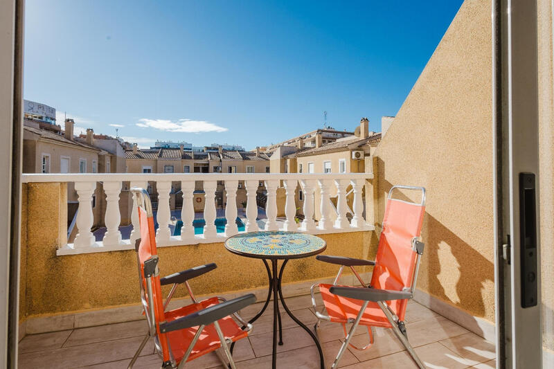 Villa en venta en Torrevieja, Alicante