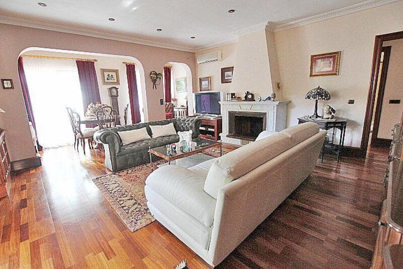 6 sovrum Villa till salu