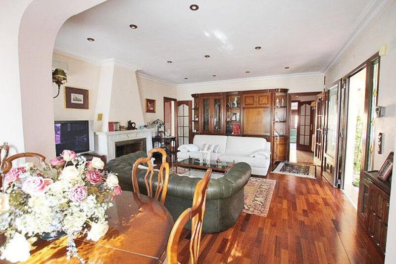 6 sovrum Villa till salu