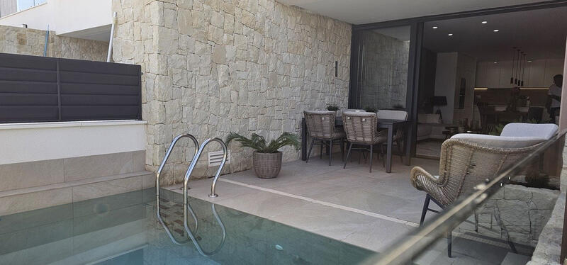 3 спальная комната вилла продается