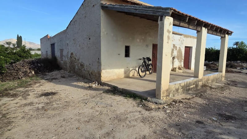 Lantställe till salu i Albatera, Alicante