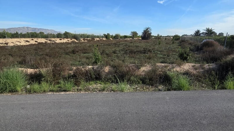 Lantställe till salu