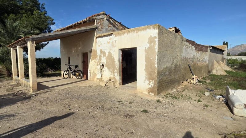 Lantställe till salu