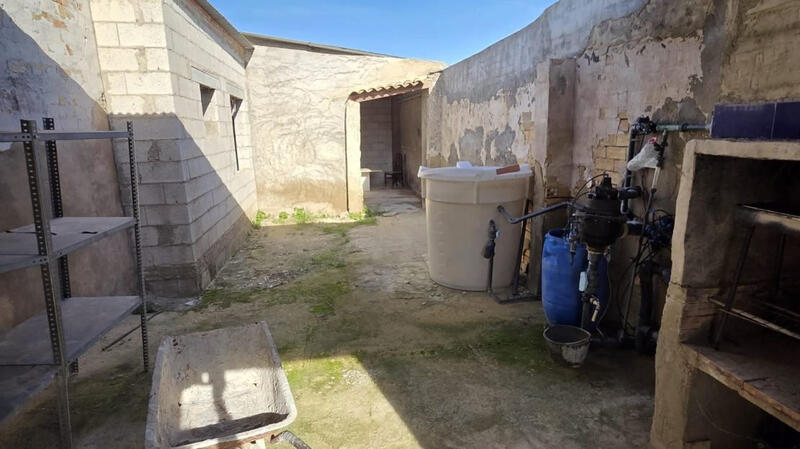 Lantställe till salu