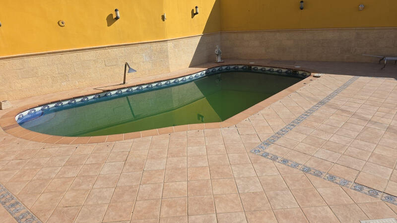 4 Cuarto Villa en venta