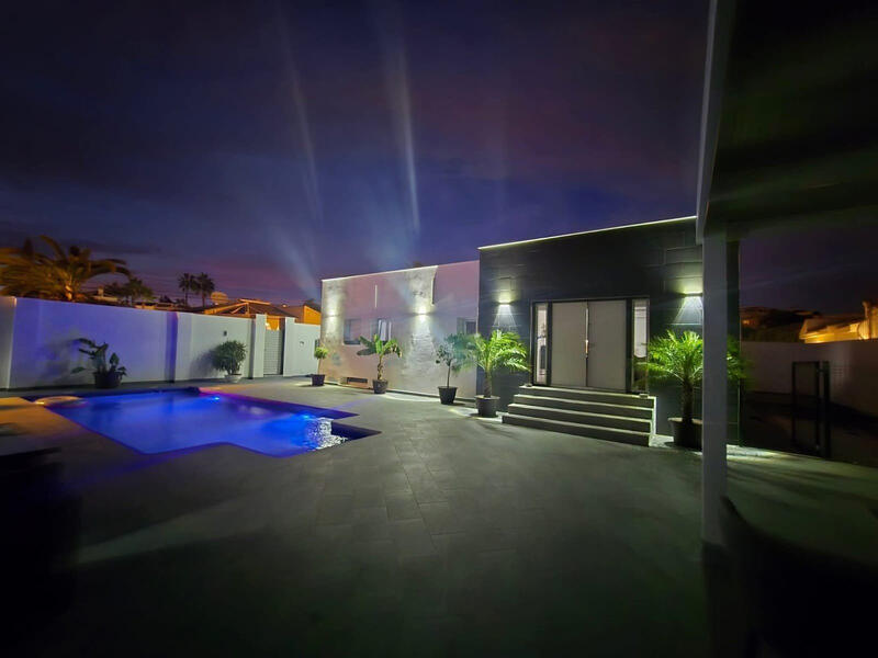 5 slaapkamer Villa Te koop