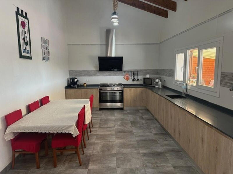 5 bedroom Country House for sale