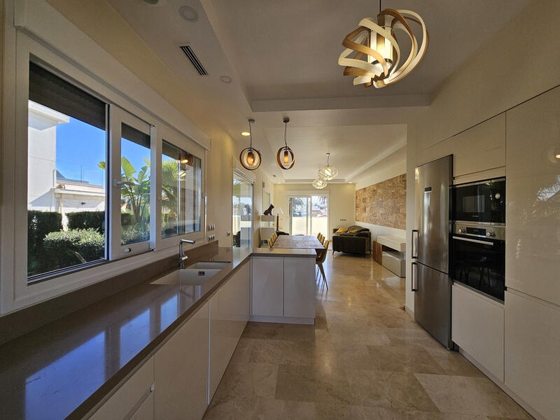 5 bedroom Villa for sale