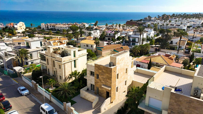 5 bedroom Villa for sale