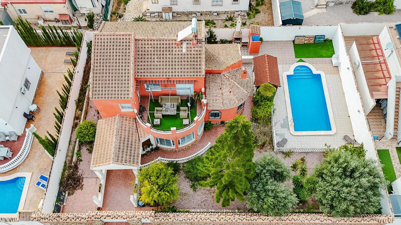 Villa Te koop in Torrevieja, Alicante