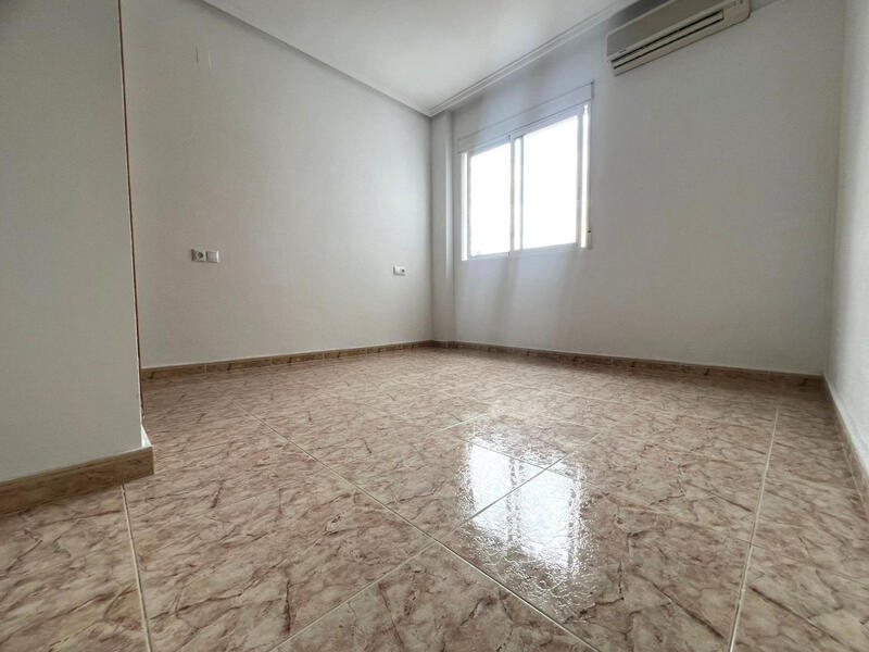 2 slaapkamer Appartement Te koop