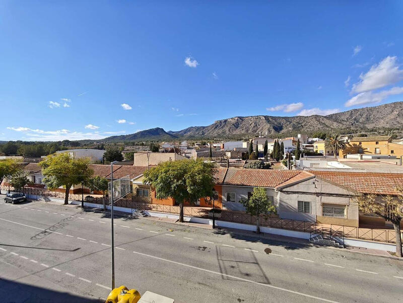 4 bedroom Apartment for sale