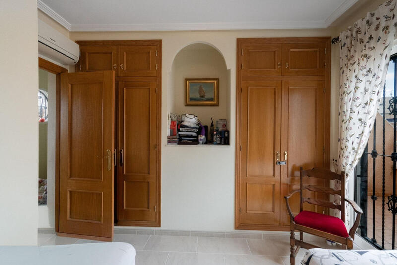 2 bedroom Townhouse for sale 2 bedroom Townhouse for sale