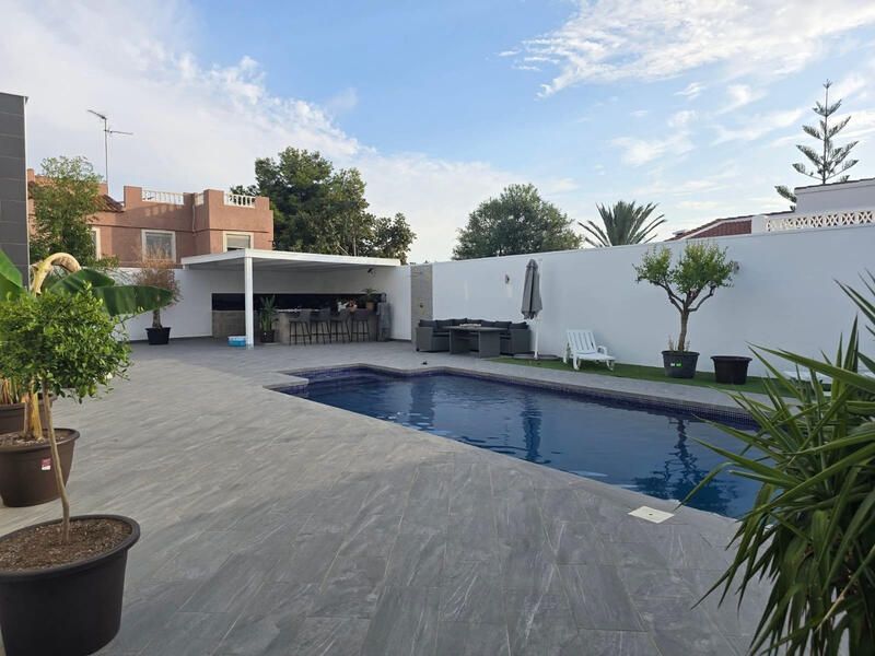Villa for sale in Ciudad Quesada, Alicante