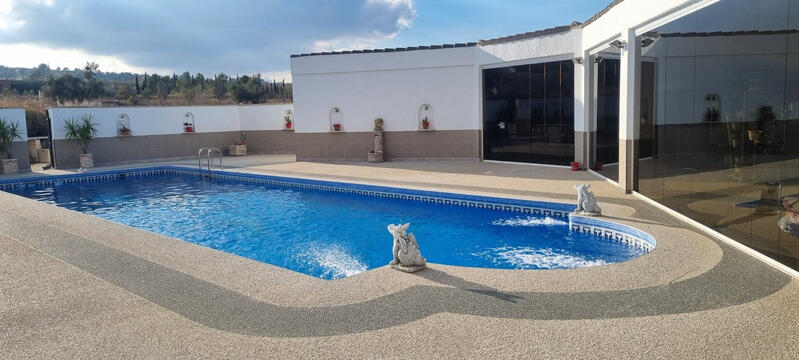 6 bedroom Villa for sale 6 bedroom Villa for sale