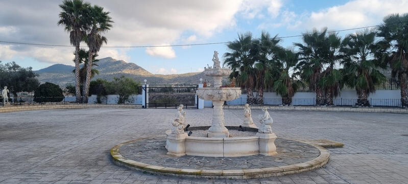 6 bedroom Villa for sale 6 bedroom Villa for sale