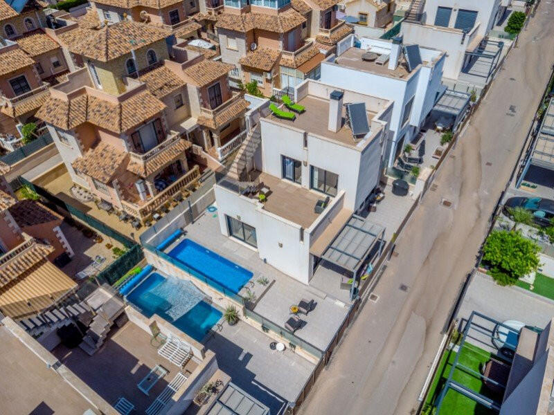 Villa à vendre dans Torrevieja, Alicante