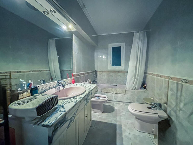 3 bedroom Apartment for sale