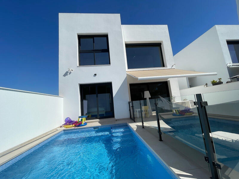 Villa for sale in Formentera del Segura, Alicante