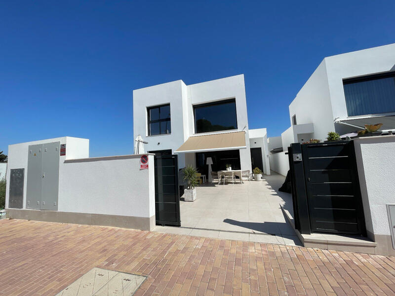 3 bedroom Villa for sale
