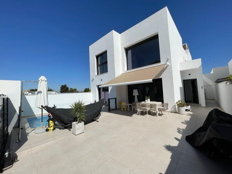 3 bedroom Villa for sale