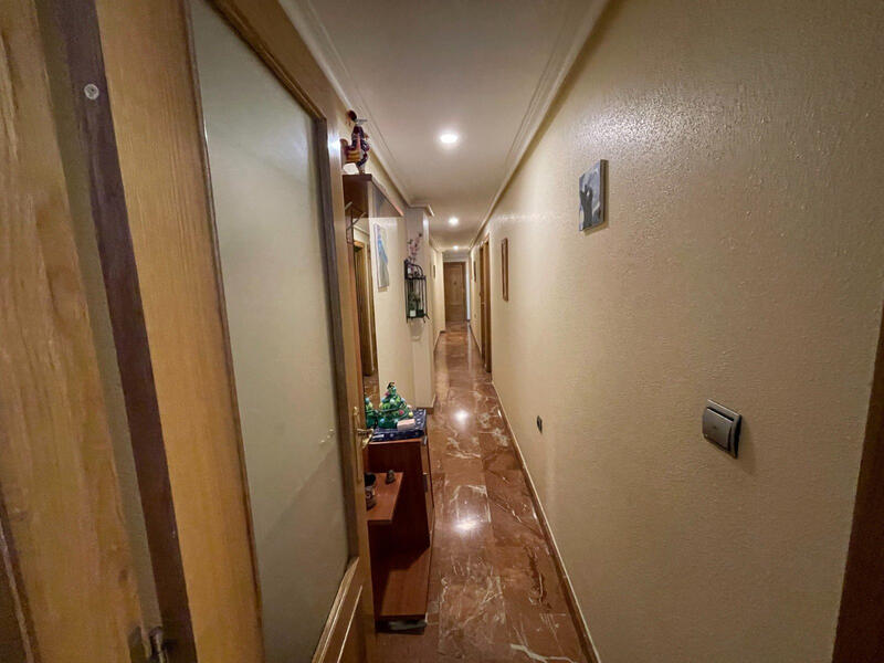 4 bedroom Apartment for sale