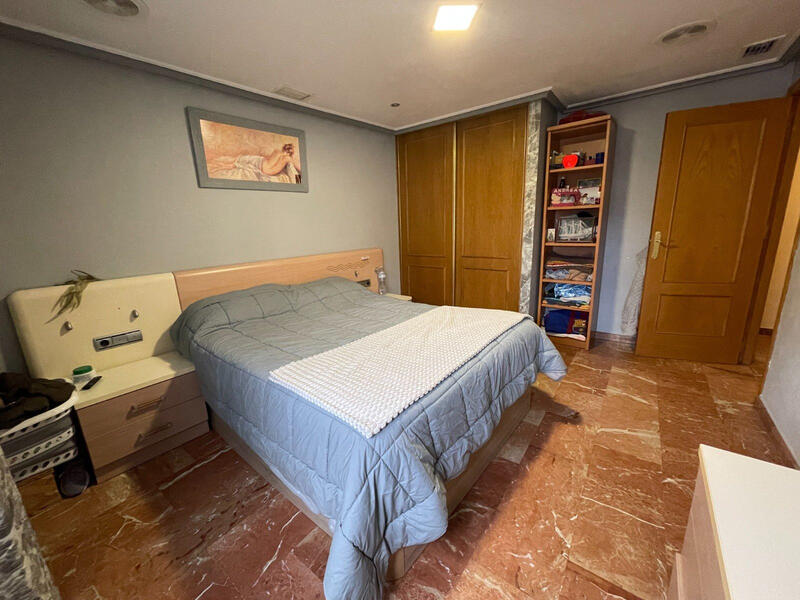 4 bedroom Apartment for sale