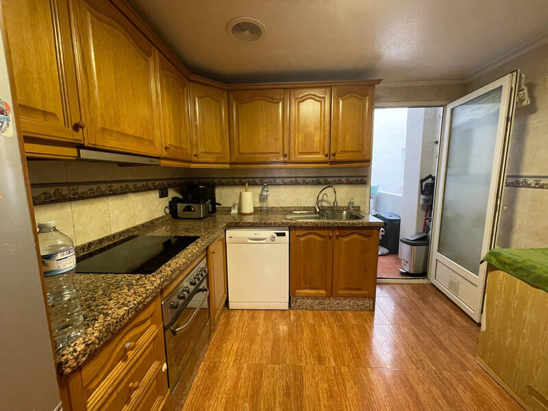 4 bedroom Apartment for sale