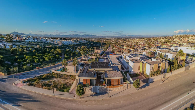 4 slaapkamer Villa Te koop