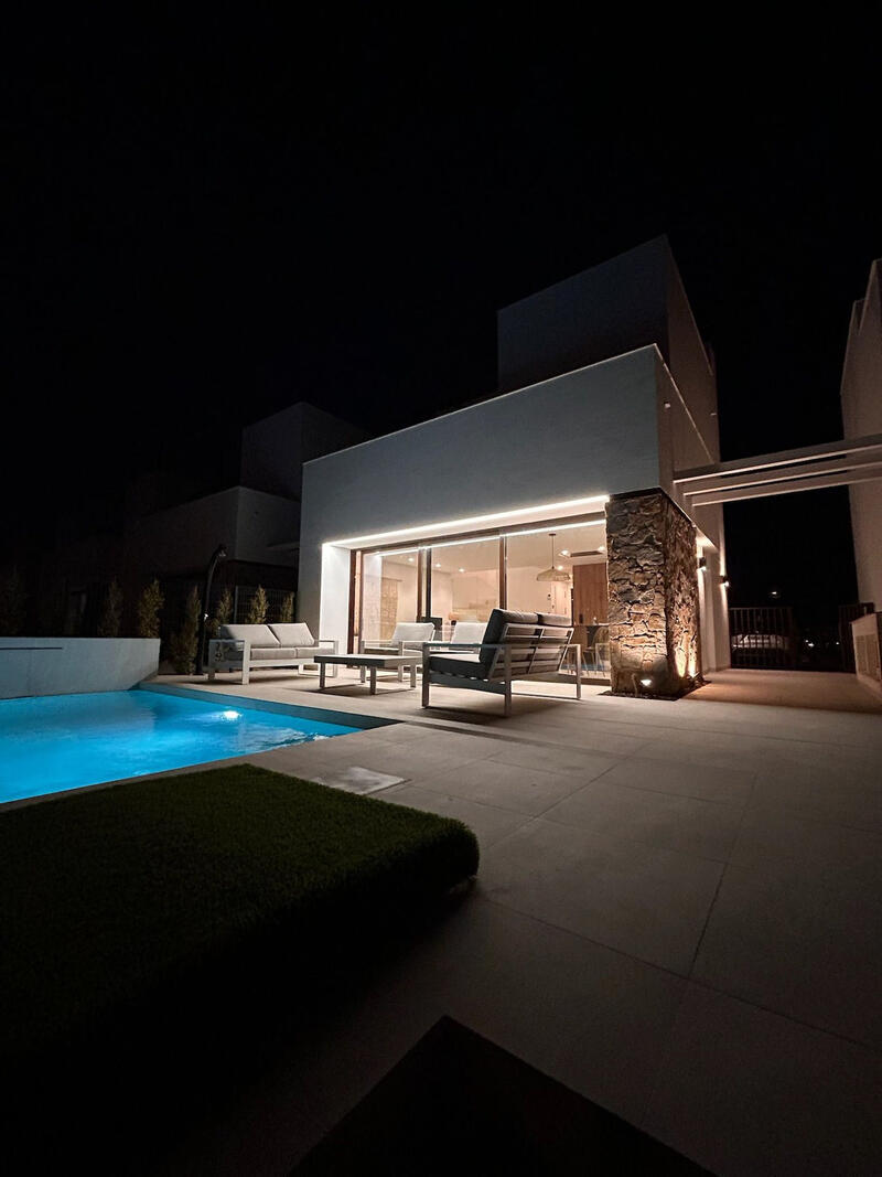 Villa for sale in Los Perez (Ayuntamiento Almoradi/Torrevieja), Alicante