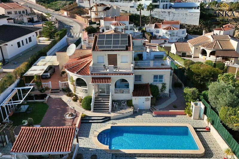 4 bedroom Villa for sale