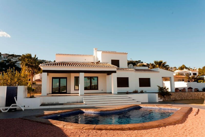 Villa til salgs i Moraira, Alicante