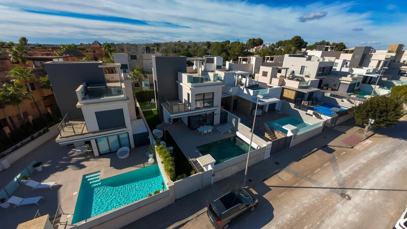 Villa til salgs i San Miguel de Salinas, Alicante