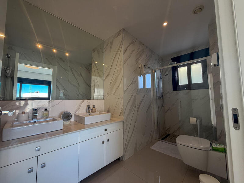 4 slaapkamer Villa Te koop