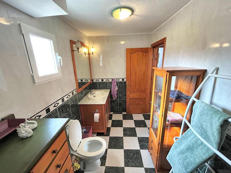 4 Schlafzimmer Stadthaus zu verkaufen