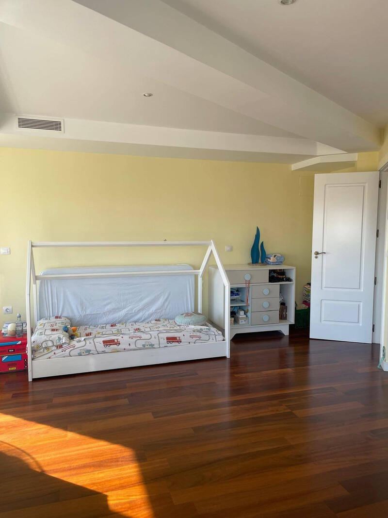 3 bedroom Apartment for sale