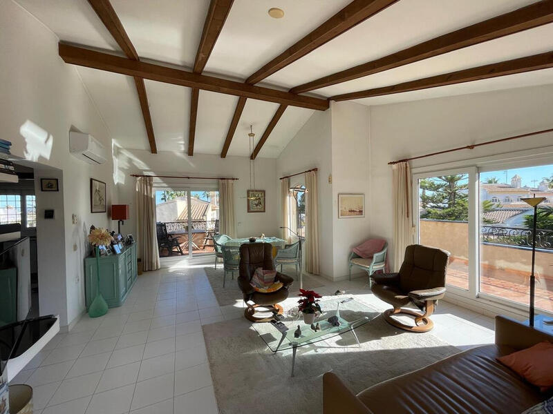 3 bedroom Villa for sale