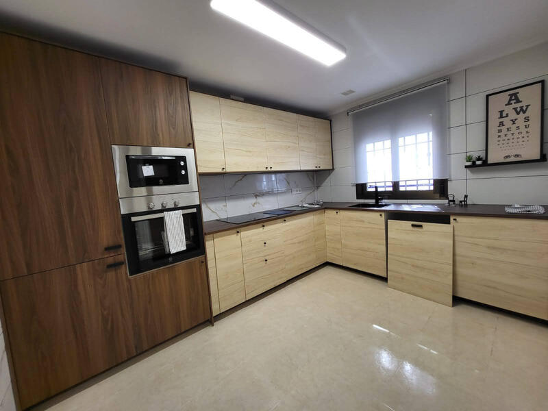 3 bedroom Townhouse for sale