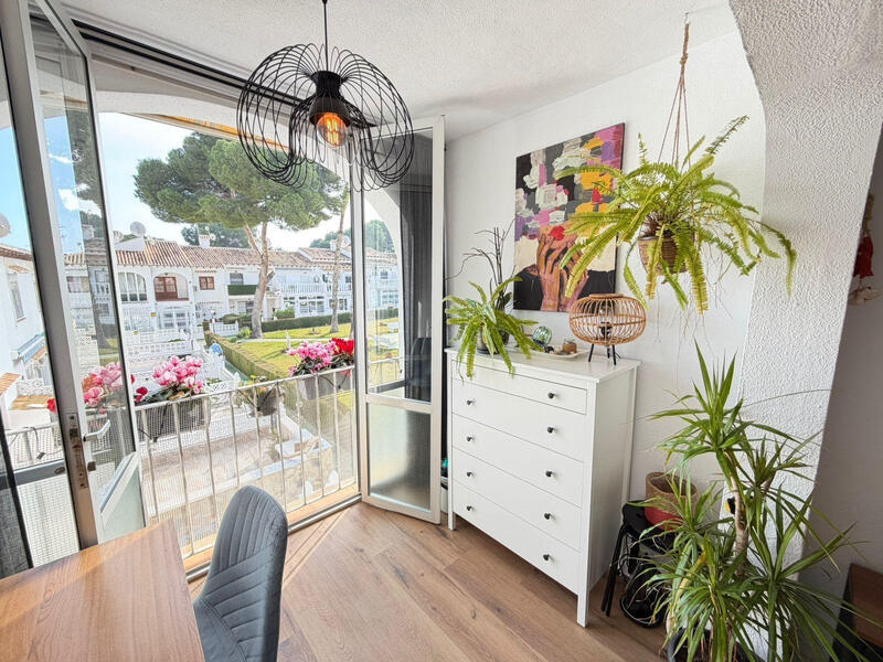 вилла продается в Torrevieja, Alicante