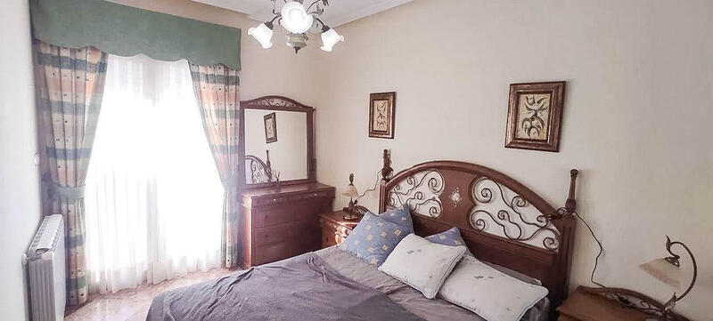 3 soveværelse Byhus til salg