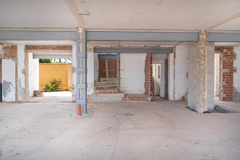 8 sovrum Villa till salu