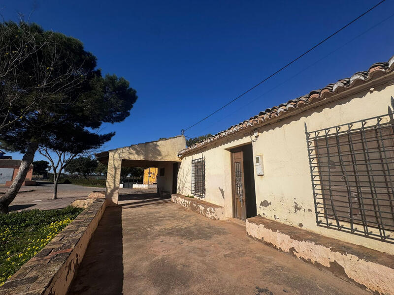 6 bedroom Villa for sale